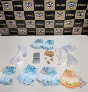 Homem é preso por tráfico de drogas após denúncia em Capitólio