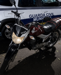 Guarda Municipal recupera motocicleta furtada e apreende adolescente em Passos