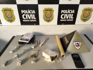 Pai e filha são presos por tráfico de drogas durante operação conjunta em Alpinópolis