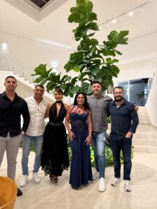 Autoridades participam de jantar com a cantora Gretchen em São José da Barra