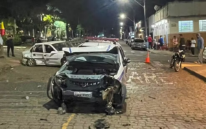 Viatura da Polícia Militar se envolve em acidente em Capetinga; duas crianças ficam feridas