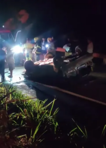 Carro capota na BR-265 entre Ilicínea e Boa Esperança