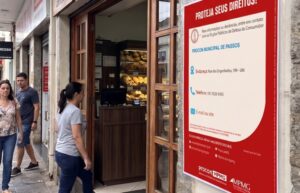 Ministério Público reforça cumprimento de lei que exige cartaz informativo no comércio de Passos