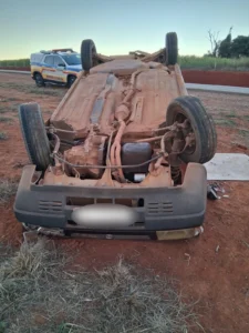 Motorista fica ferido após capotamento na AMG-2440, em São José da Barra
