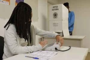 Justiça Eleitoral inicia convocação de mesárias e mesários para eleições de outubro